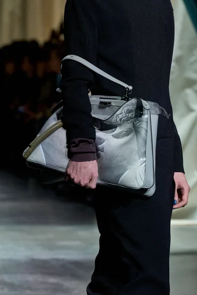 Look 76